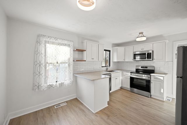 861 Meadow Lane, Lexington, KY 40505