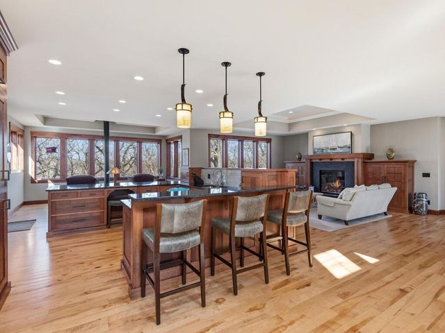 1912 Linner Woods Court, Wayzata, MN 55391