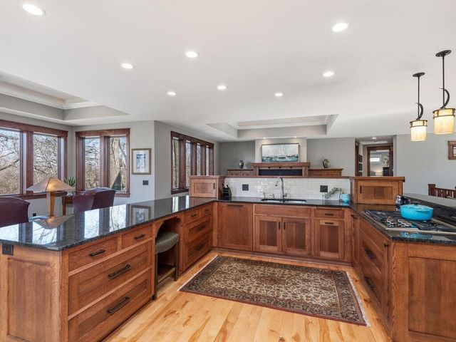 1912 Linner Woods Court, Wayzata, MN 55391