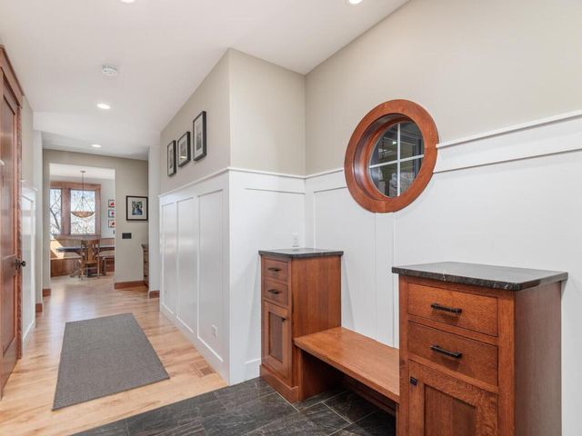 1912 Linner Woods Court, Wayzata, MN 55391