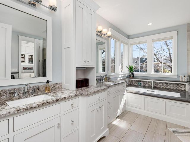 1912 Linner Woods Court, Wayzata, MN 55391