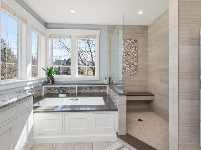 1912 Linner Woods Court, Wayzata, MN 55391