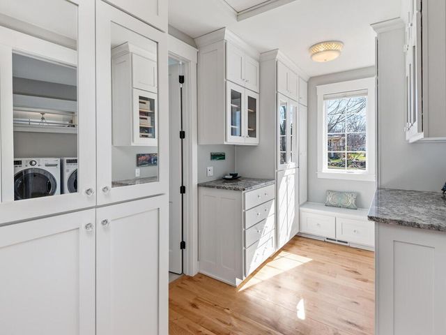 1912 Linner Woods Court, Wayzata, MN 55391