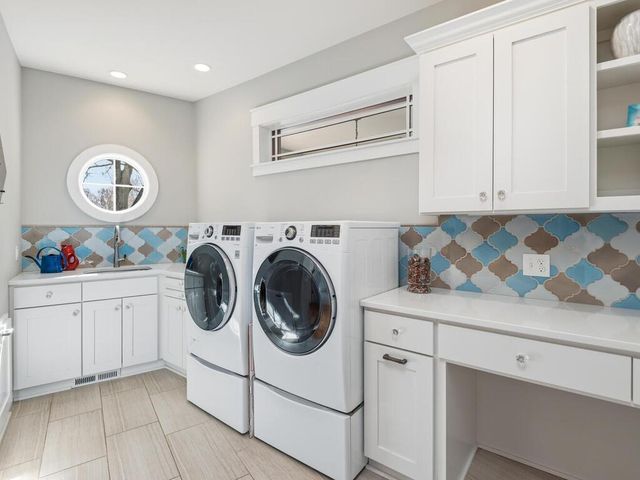 1912 Linner Woods Court, Wayzata, MN 55391