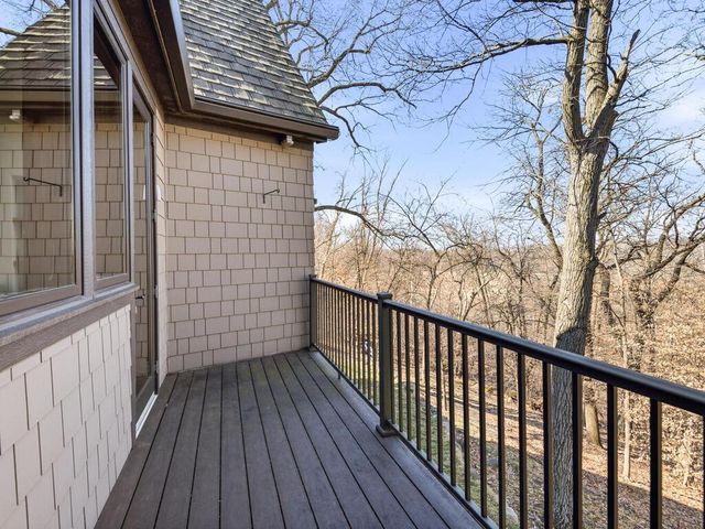 1912 Linner Woods Court, Wayzata, MN 55391