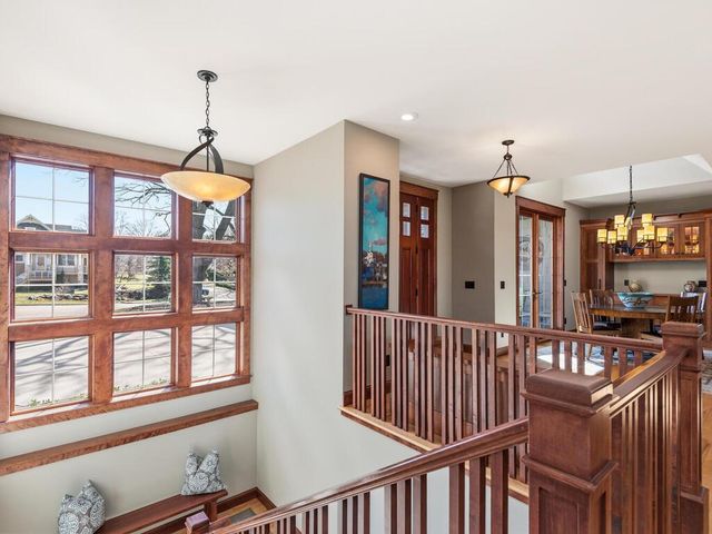 1912 Linner Woods Court, Wayzata, MN 55391