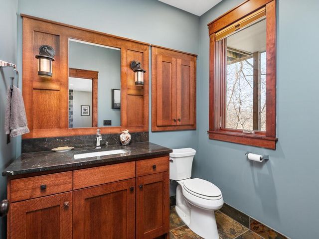 1912 Linner Woods Court, Wayzata, MN 55391