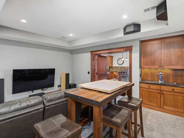 1912 Linner Woods Court, Wayzata, MN 55391