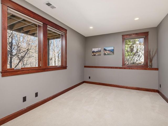 1912 Linner Woods Court, Wayzata, MN 55391