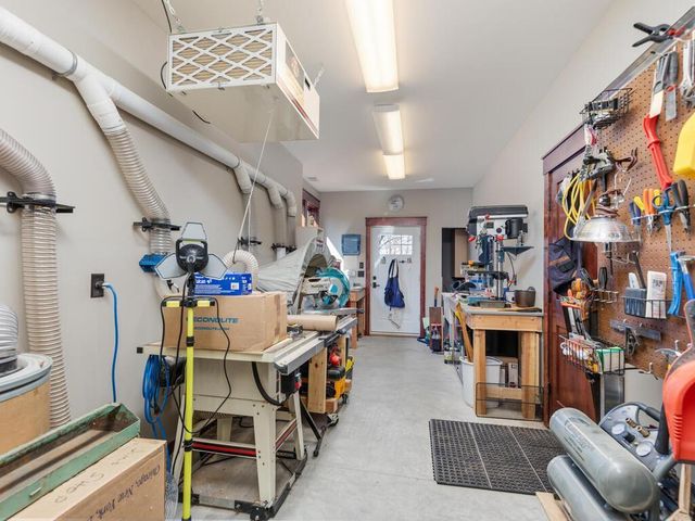 1912 Linner Woods Court, Wayzata, MN 55391