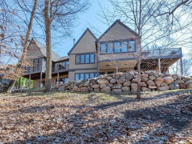 1912 Linner Woods Court, Wayzata, MN 55391