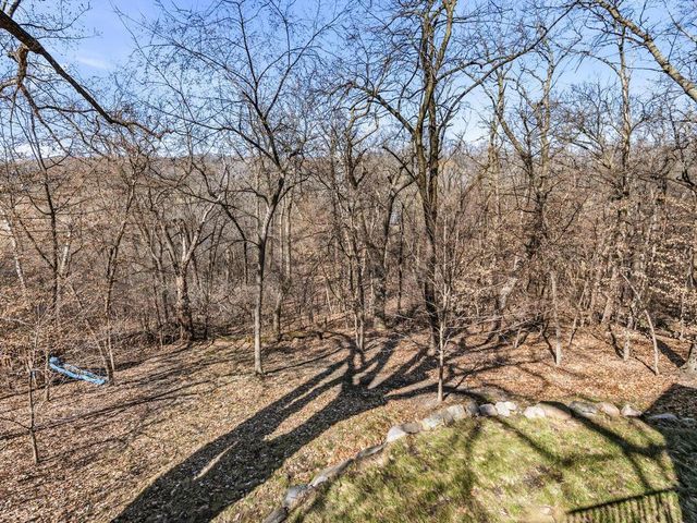 1912 Linner Woods Court, Wayzata, MN 55391