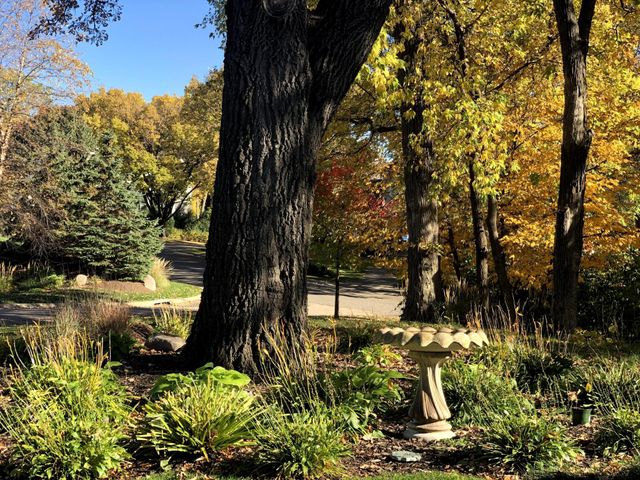 1912 Linner Woods Court, Wayzata, MN 55391