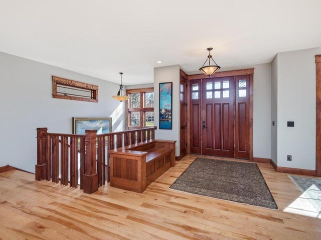 1912 Linner Woods Court, Wayzata, MN 55391