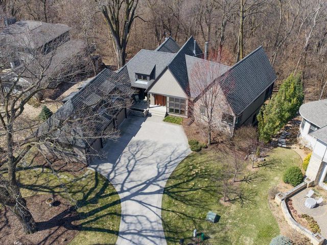 1912 Linner Woods Court, Wayzata, MN 55391