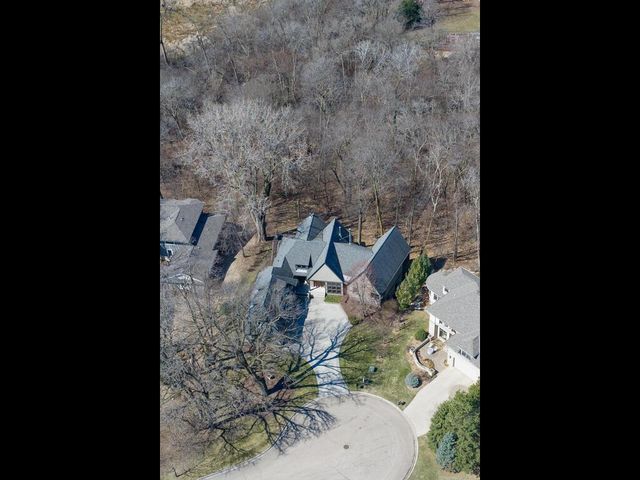 1912 Linner Woods Court, Wayzata, MN 55391