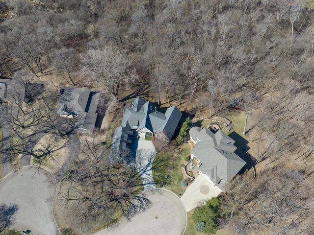 1912 Linner Woods Court, Wayzata, MN 55391