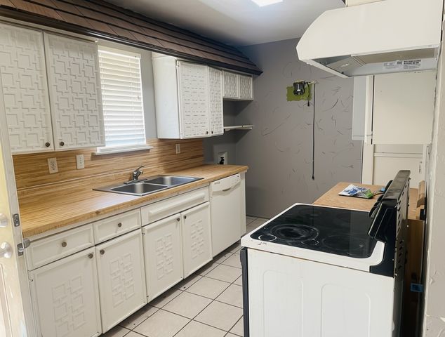1300 Meadowcrest Drive, Plano, TX 75075