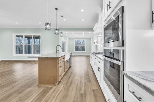 1551 Buck Ridge Ct, Cunningham, TN 37052