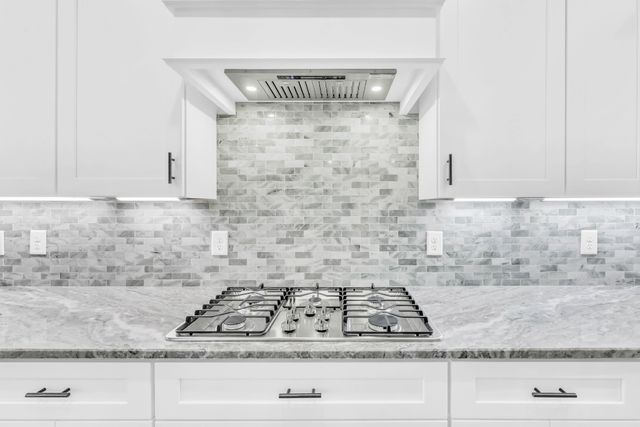 1551 Buck Ridge Ct, Cunningham, TN 37052