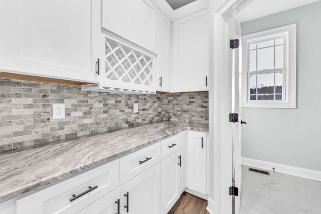 1551 Buck Ridge Ct, Cunningham, TN 37052