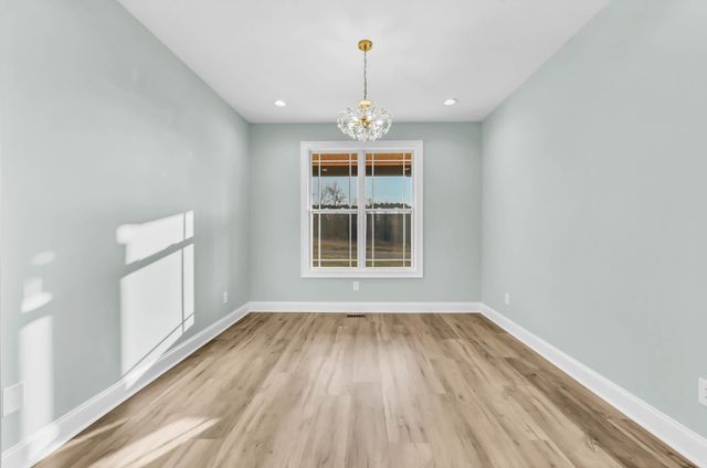 1551 Buck Ridge Ct, Cunningham, TN 37052