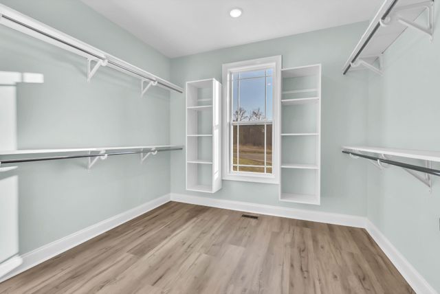 1551 Buck Ridge Ct, Cunningham, TN 37052