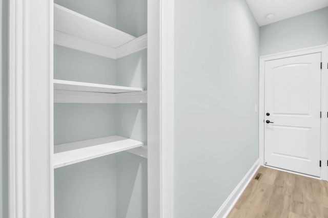 1551 Buck Ridge Ct, Cunningham, TN 37052