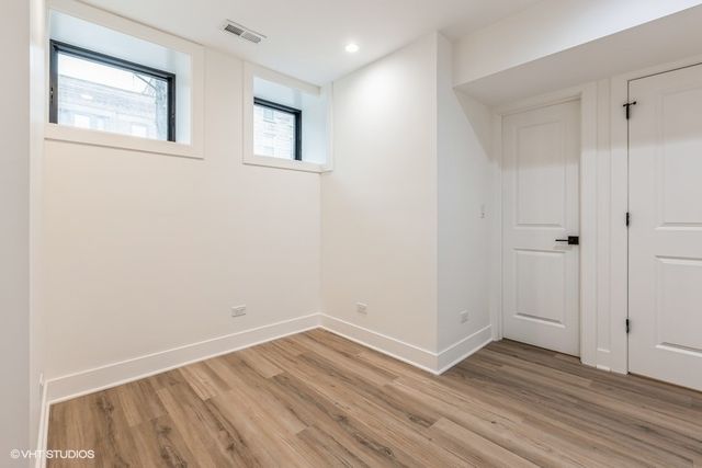 1053 N Damen Avenue, Chicago, IL 60622