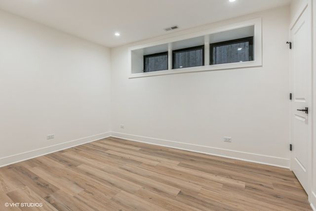 1053 N Damen Avenue, Chicago, IL 60622