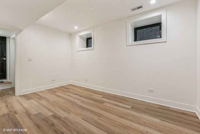 1053 N Damen Avenue, Chicago, IL 60622