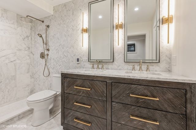 1053 N Damen Avenue, Chicago, IL 60622