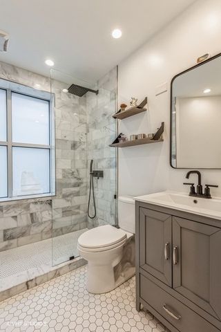 1053 N Damen Avenue, Chicago, IL 60622