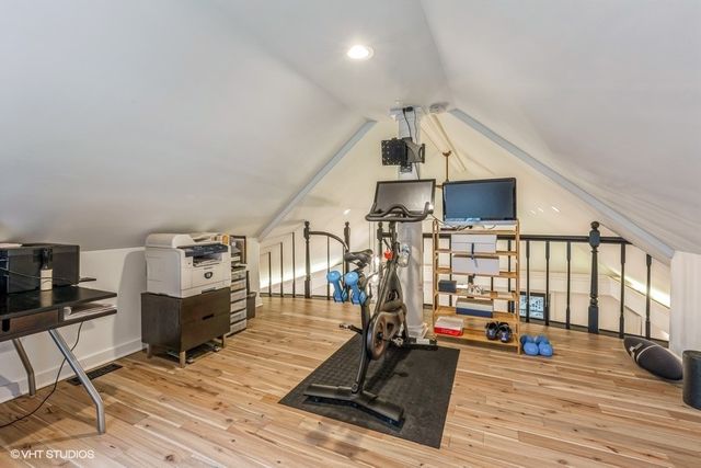 1053 N Damen Avenue, Chicago, IL 60622