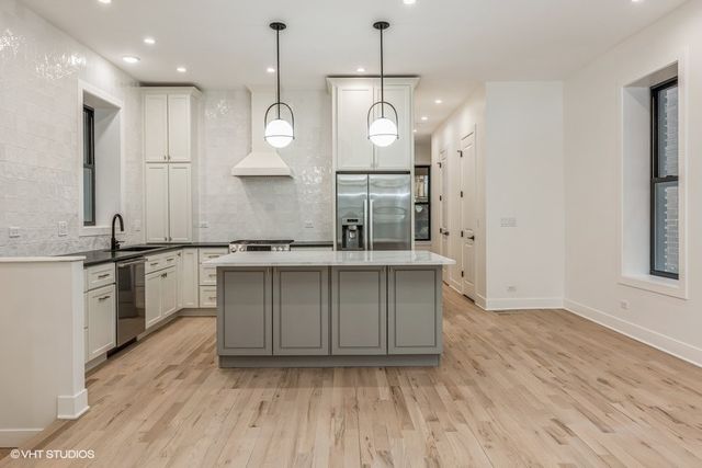 1053 N Damen Avenue, Chicago, IL 60622