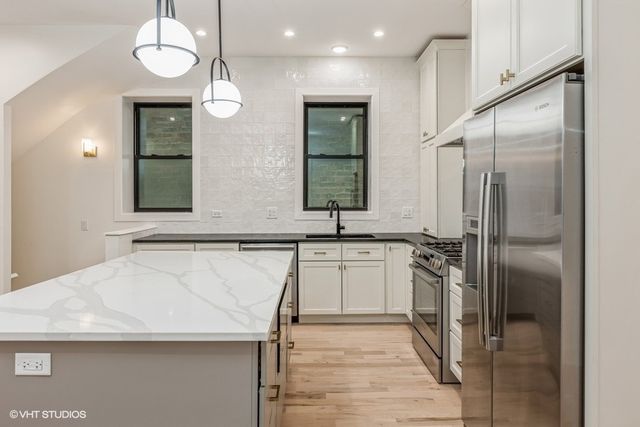 1053 N Damen Avenue, Chicago, IL 60622