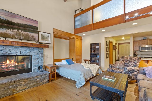 18575 SW Century Drive 2033-2034, Bend, OR 97702