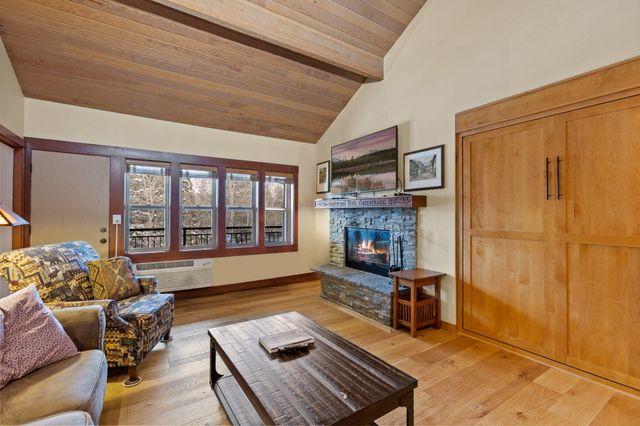 18575 SW Century Drive 2033-2034, Bend, OR 97702
