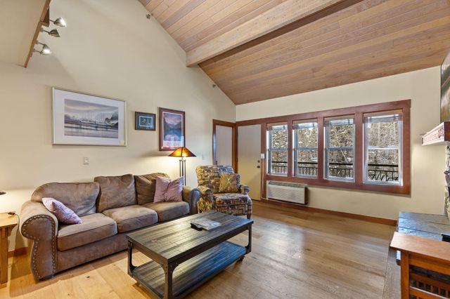 18575 SW Century Drive 2033-2034, Bend, OR 97702