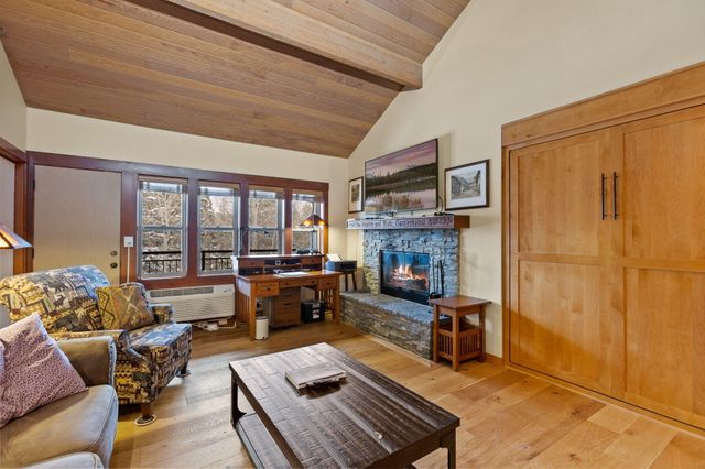 18575 SW Century Drive 2033-2034, Bend, OR 97702