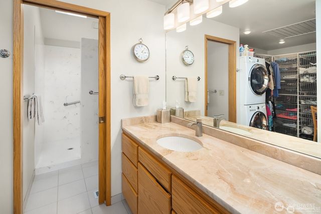 1128 Sea Vista Place, Edmonds, WA 98020