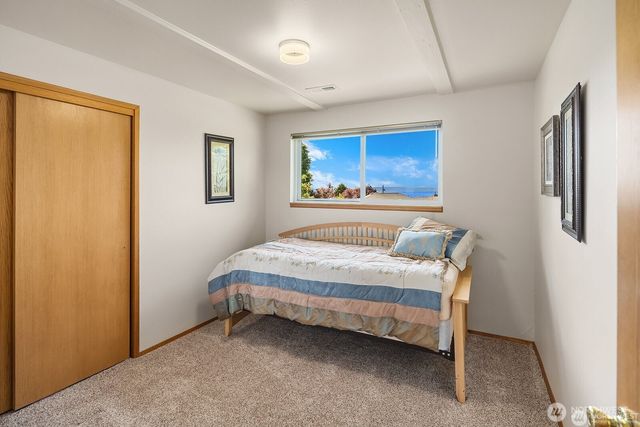 1128 Sea Vista Place, Edmonds, WA 98020