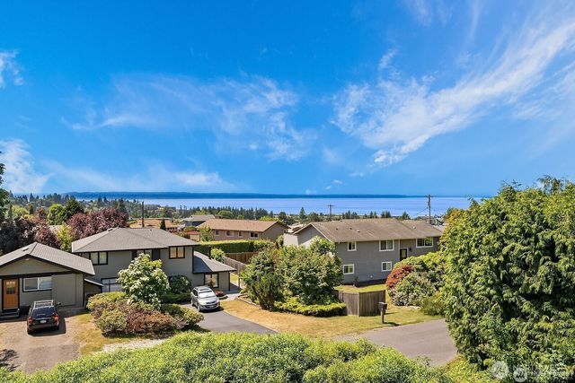 1128 Sea Vista Place, Edmonds, WA 98020