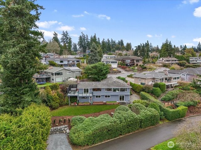 1128 Sea Vista Place, Edmonds, WA 98020