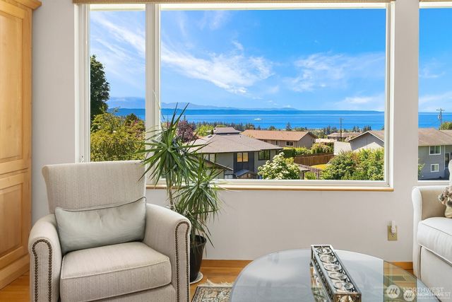 1128 Sea Vista Place, Edmonds, WA 98020