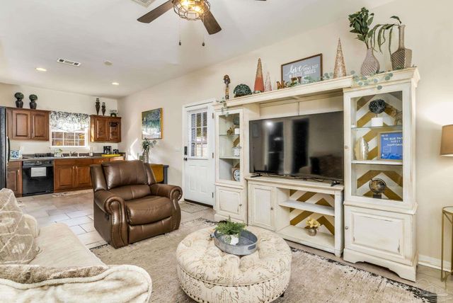 6456 Pansy Dr, Milton, FL 32570