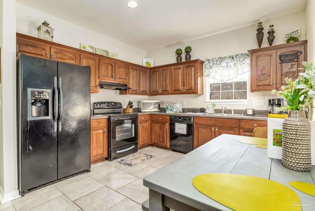 6456 Pansy Dr, Milton, FL 32570