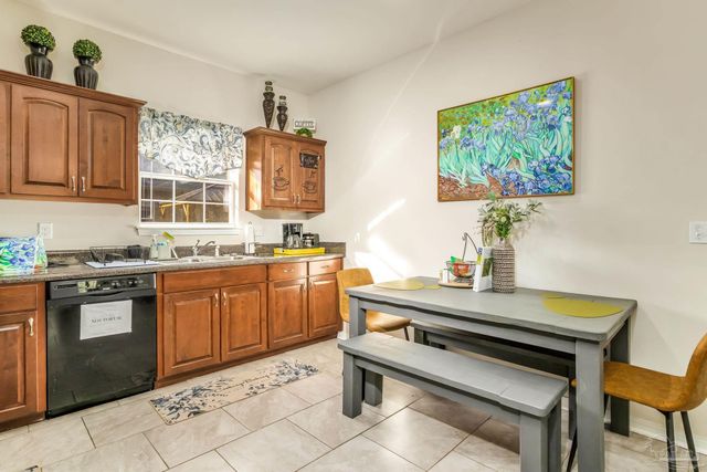 6456 Pansy Dr, Milton, FL 32570