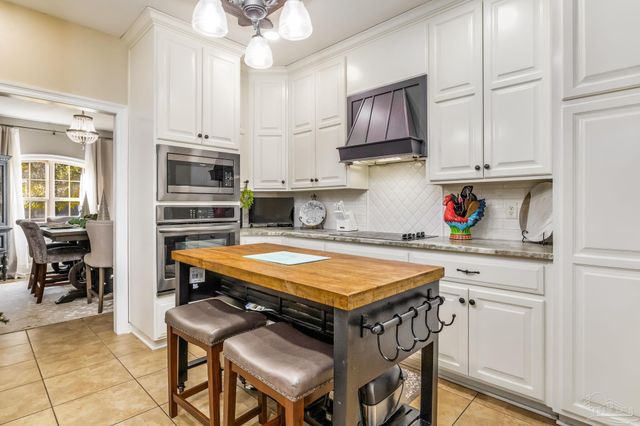 6456 Pansy Dr, Milton, FL 32570