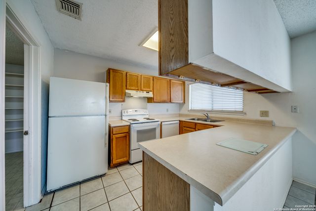 7443 LONGING TRL, San Antonio, TX 78244